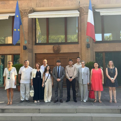 L’Ambassadeur de France a accueilli les jeunes talents arméniens en départ pour Lyon