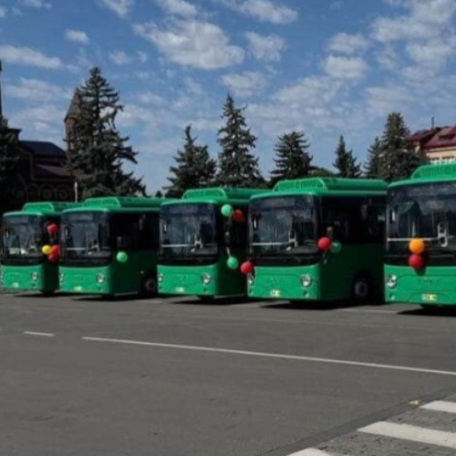 Les bus électriques financés par l’Union Européenne sont désormais arrivés à Gyumri